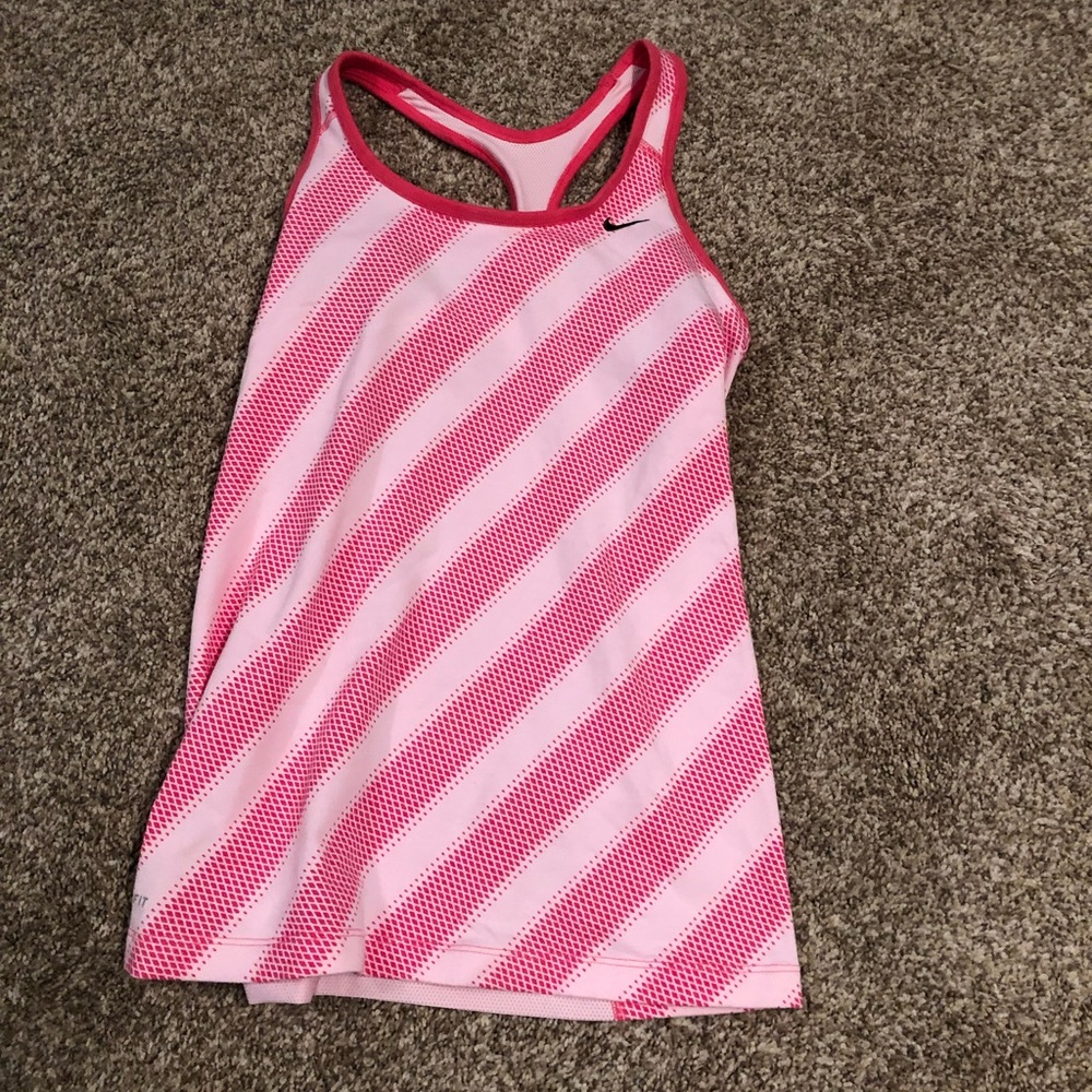 2 Nike tops